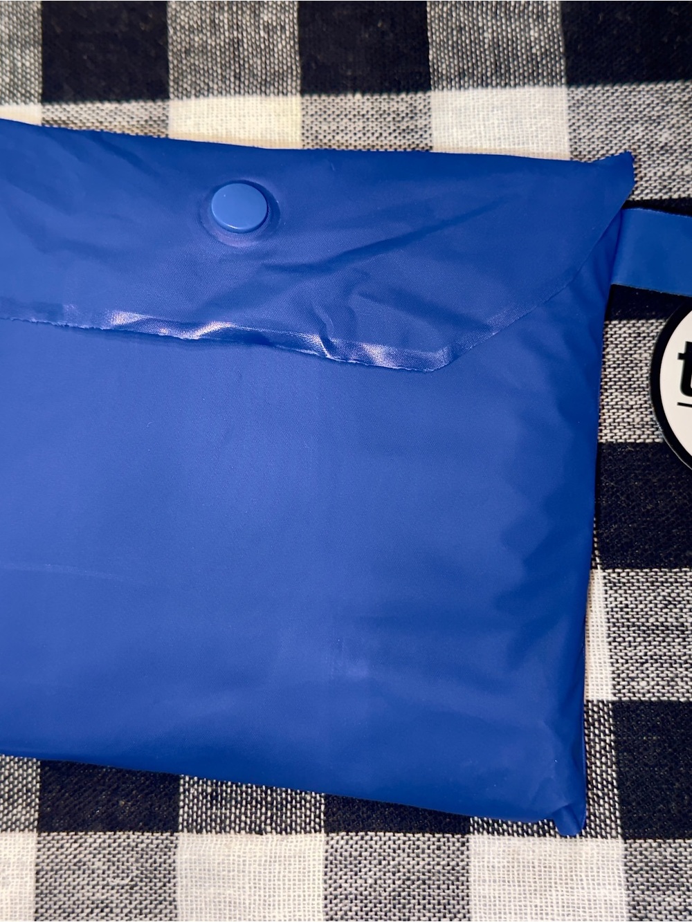 Tote adult poncho